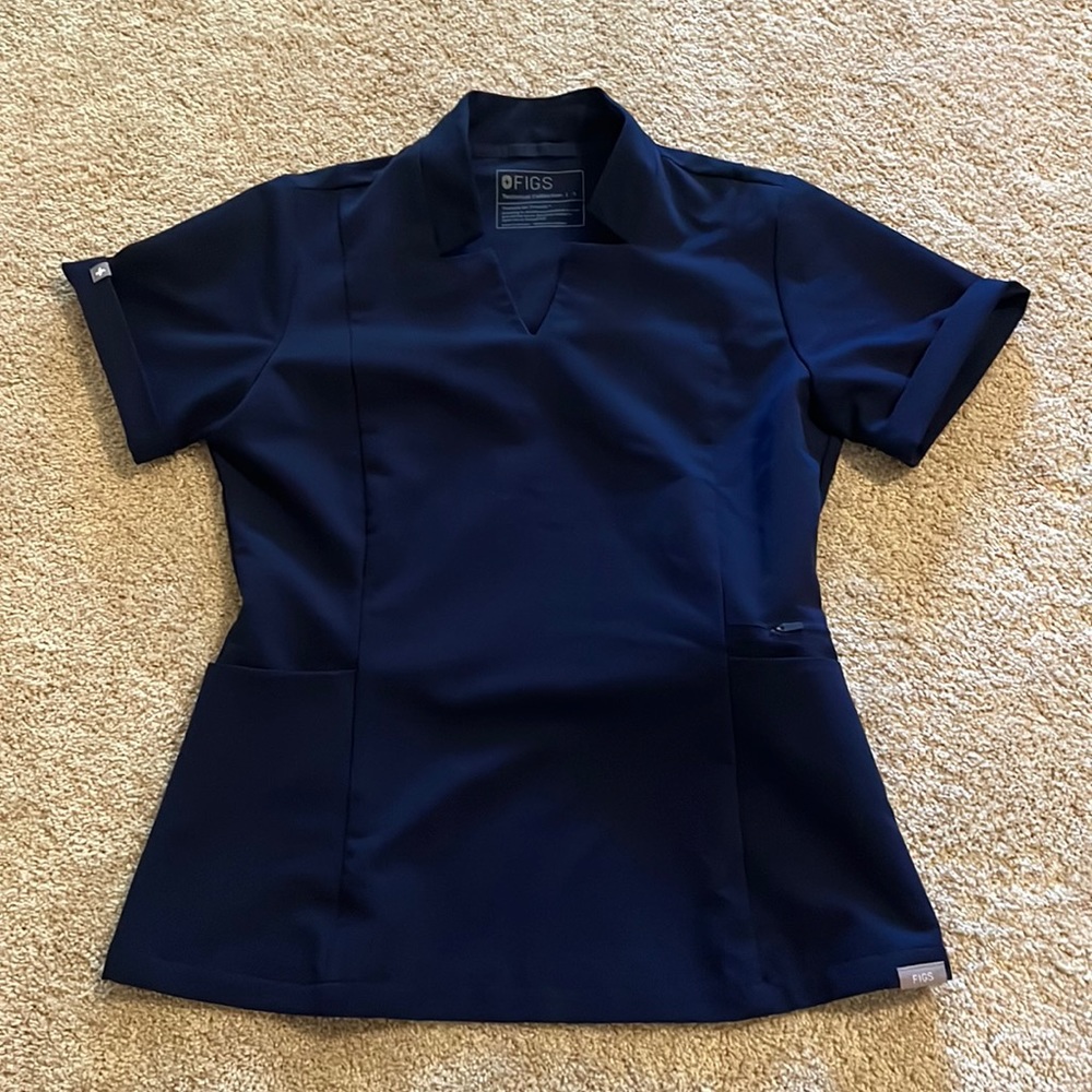 Figs Inala scrub top